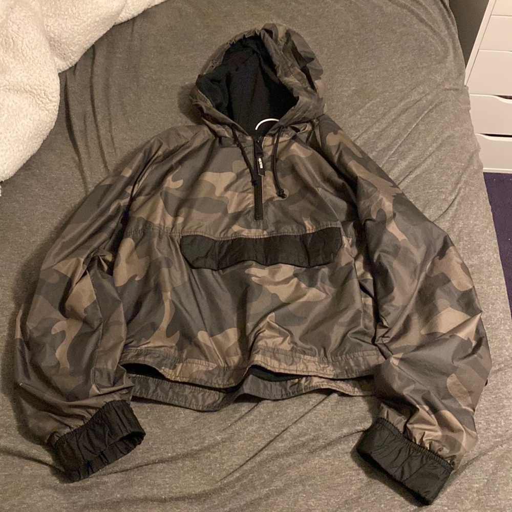 Hollister windbreaker